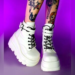 🖤Demonia Pure Technopagan platform boots🖤